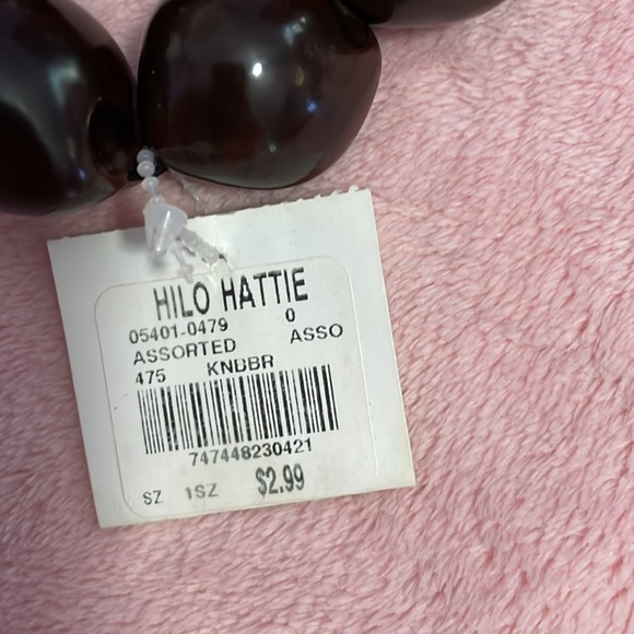 SOLD!!!! New Woman’s handmade Hawaii bracelet and earrings jewelry bundle - Picture 6 of 7